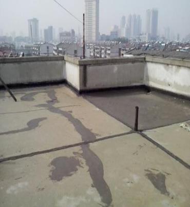 江阴漏水维修 楼顶漏水是什么原因，楼顶漏水维修方法是什么?